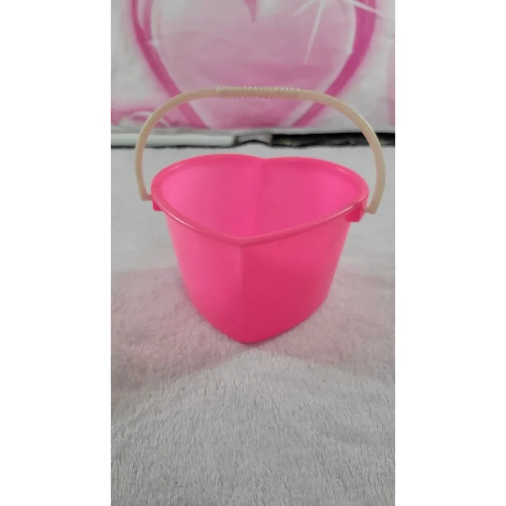 ​Birthday Express Pink Heart Shaped Plastic Bucket Pail Party Favor Basket Vtg